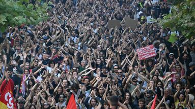 Les premières manifestations "traditionnelles" débutant, comme à Marseille - Christophe SIMON / AFP