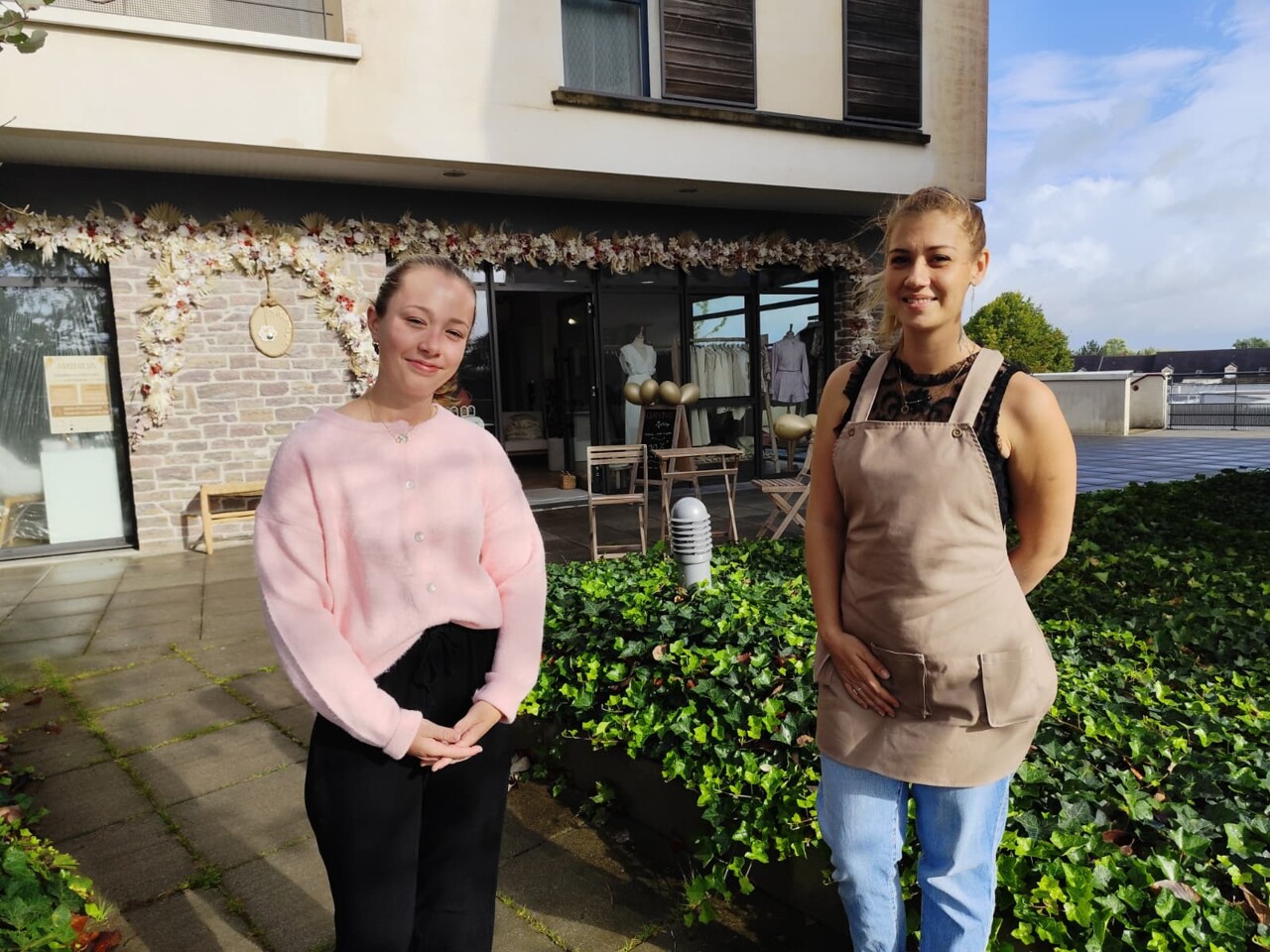 à seulement 19 ans, elle ouvre avec son associée une boutique unique en son genre