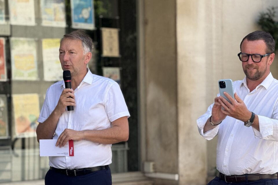 Bruno Bernard, président de la Métropole et Cédric Van Styvandel, maire de Villeurbanne.