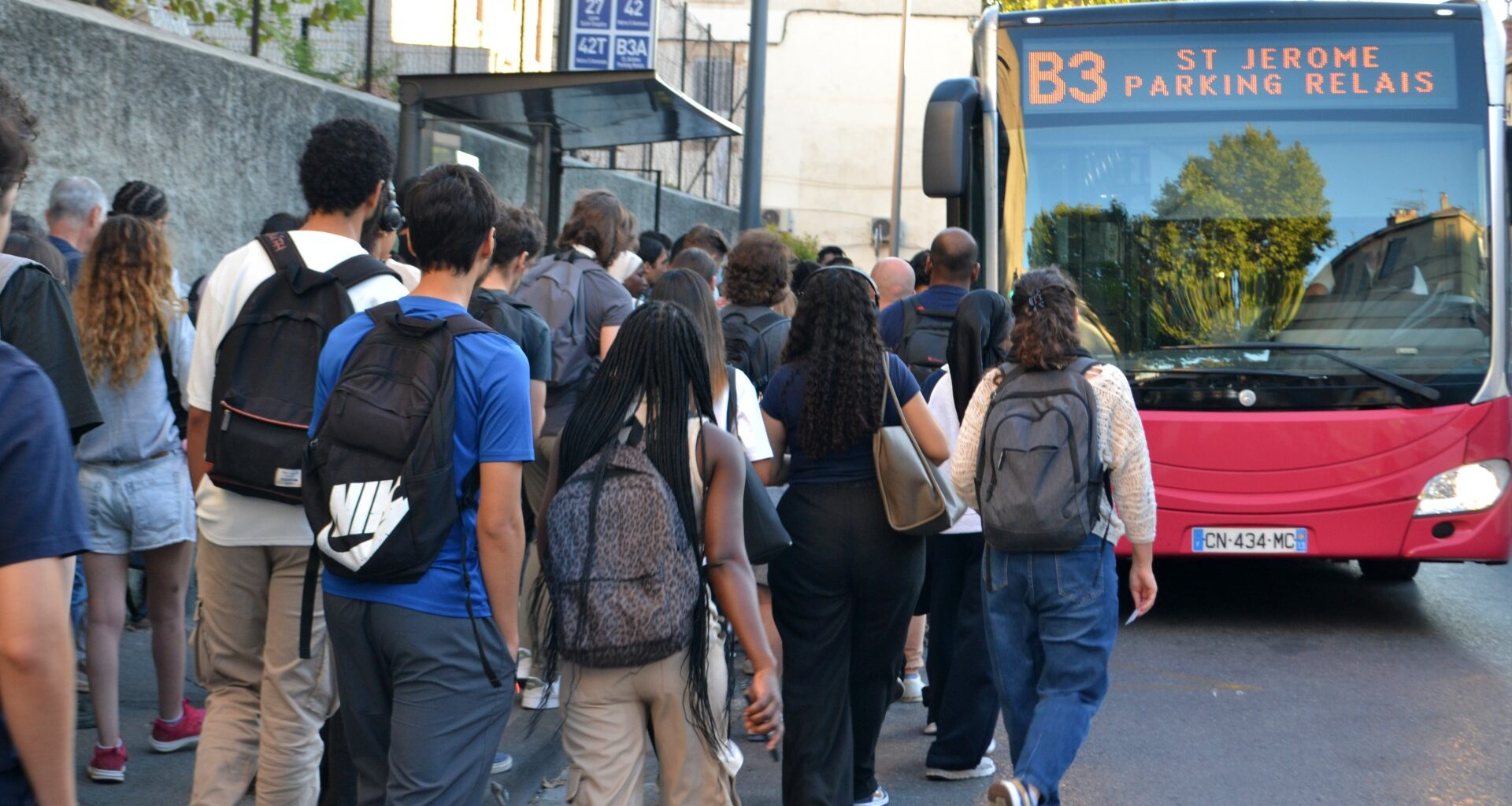 Tracé, fréquence, capacité : les étudiants de Saint-Jérôme dézinguent déjà le nouveau bus B3