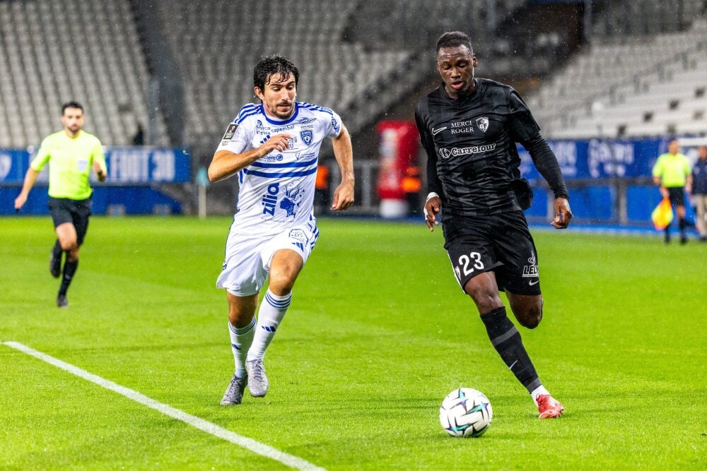 au courage et à dix contre onze, le SC Bastia ramène un point de Grenoble