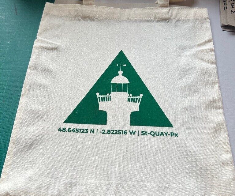 Tote bag