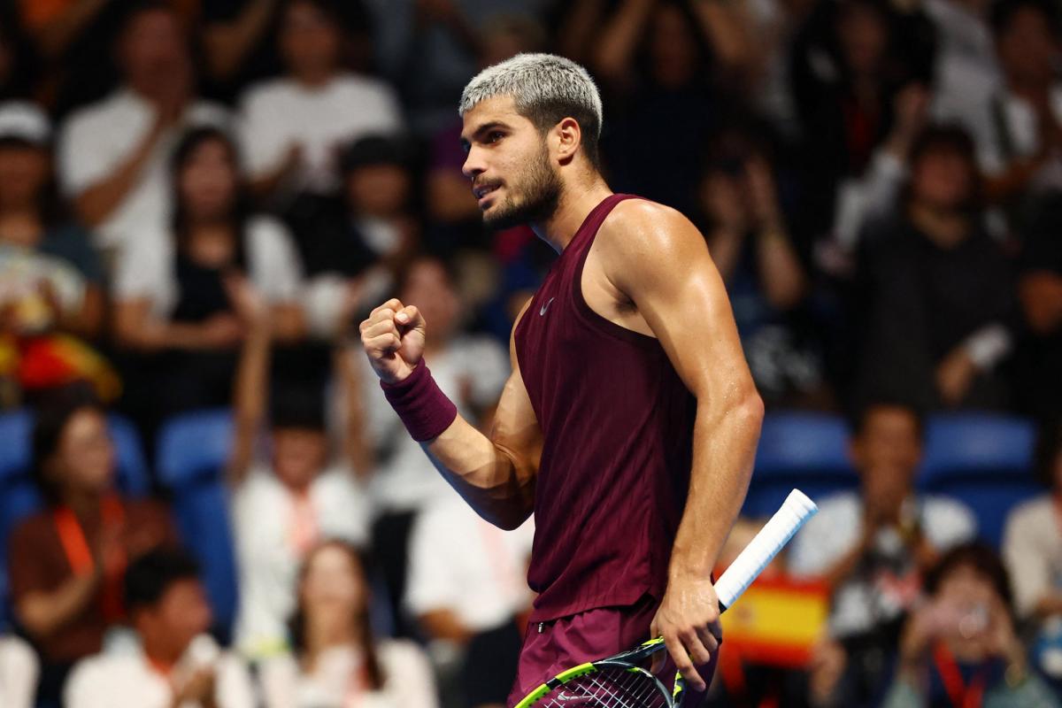 Carlos Alcaraz remporte son huitième titre de la saison en battant Taylor Fritz en finale de l'ATP 500 de Tokyo - L'Équipe