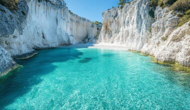 Située à 30 minutes de Marseille, cette calanque secrète est la destination la plus insolite de Provence