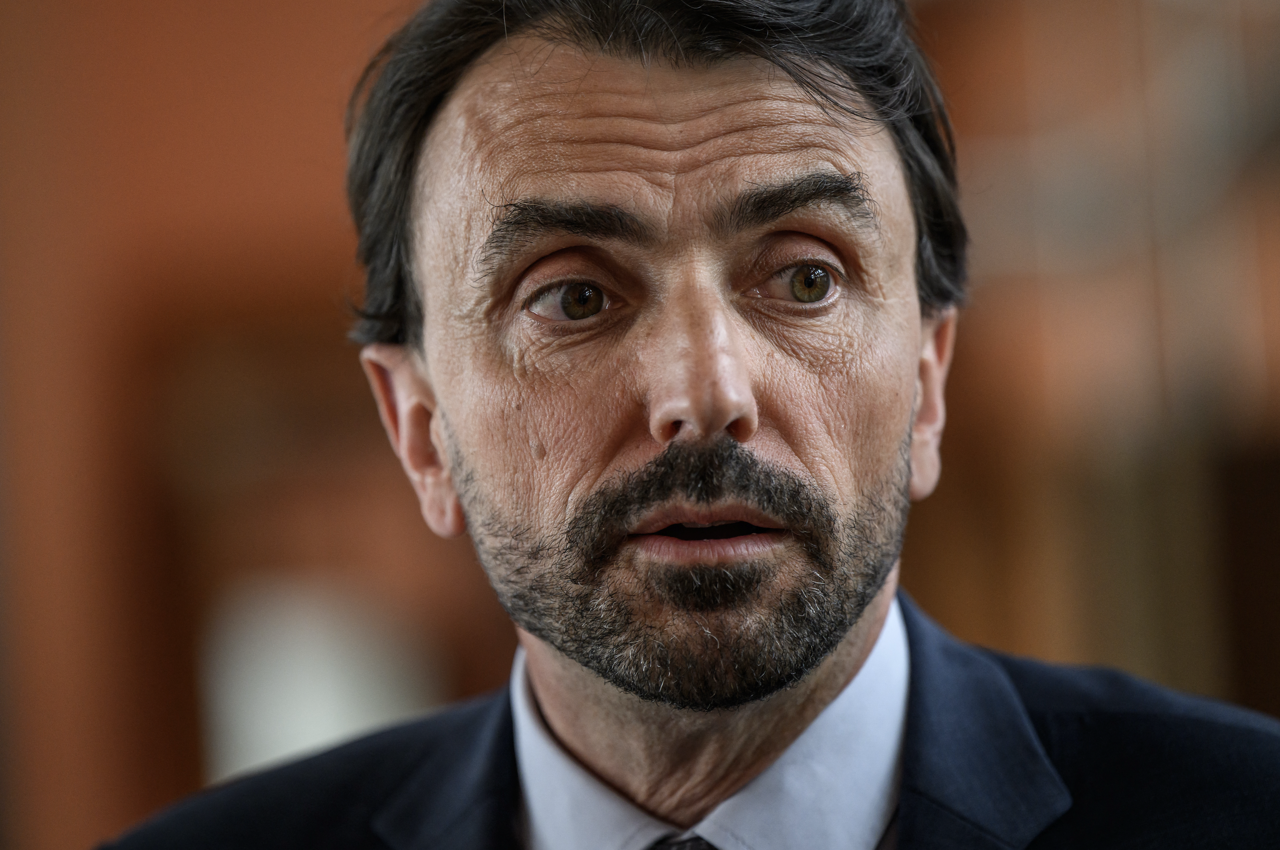 Grégory Doucet et la gauche sous le feu des critiques après les violences