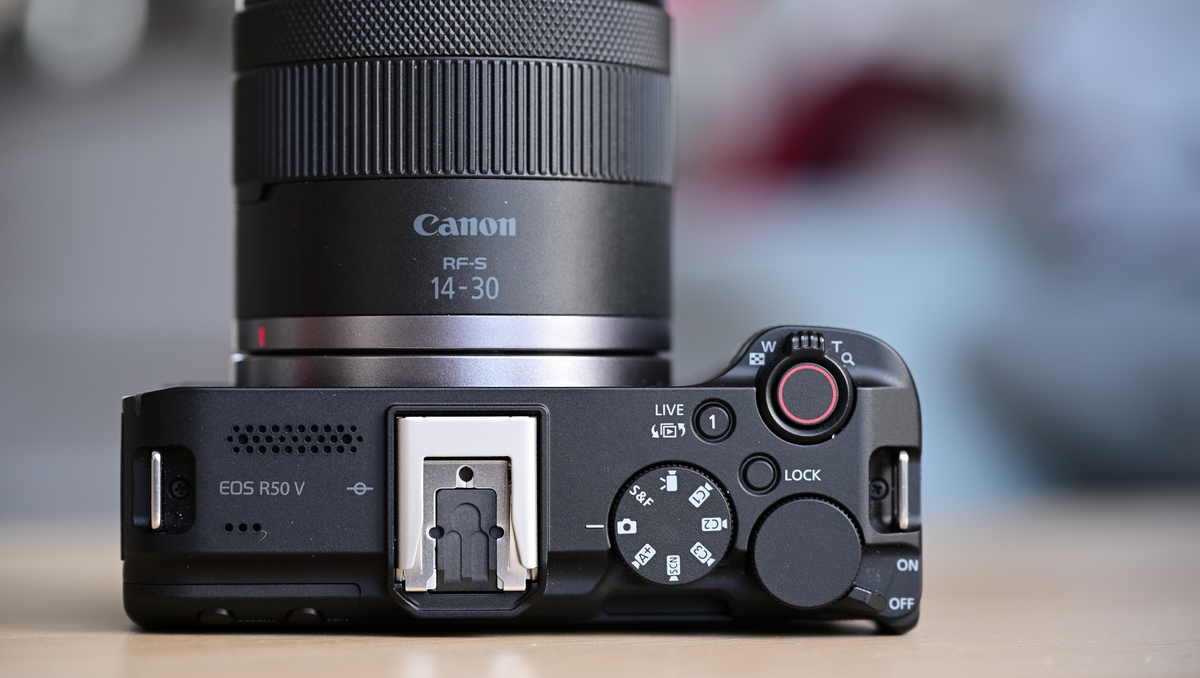 Test Canon R50 V : la vidéo presque dans la poche !