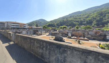 Près de Grenoble. Un homme de 22 ans saccage un cimetière avant d'être stoppé par des habitants