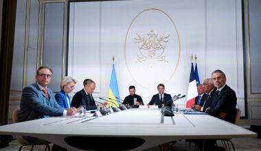 Emmanuel Macron a annoncé ce jeudi 4 septembre la décision de "coordonner les actions en matière de sanctions primaires et secondaires avec les Etats-Unis" pour être plus efficaces et arrêter l