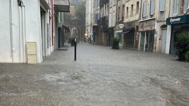 Comme à chaque pluie intense, et malgré des travaux, la rue des Frères-Kennedy à Salon-de-Provence est inondée.