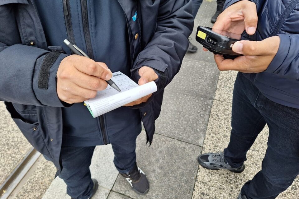 Le taux de fraude est en baisse depuis deux ans sur le réseau de transport grenoblois, mais reste élevé. MTag lance une nouvelle campagne de communication et d'opérations de contrôle sur ses lignes pour sensibiliser les usagers sur le sujet.