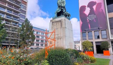 Pourquoi des QR codes ont été placardés sur des statues à Rouen ces derniers jours ?