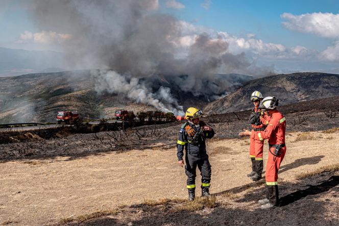 Lors d’un incendie de forêt en Castille-et-Léon, dans le nord-ouest de l’Espagne, le 20 août 2025.