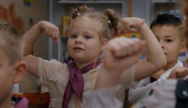 un documentaire ukrainien sur le courage d’aller à l’école en temps de guerre