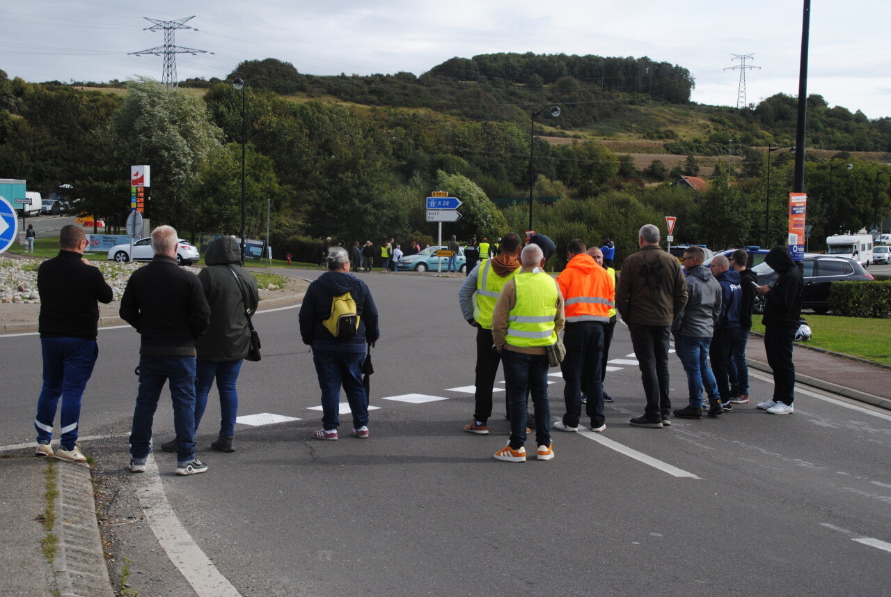 le rond-point de la Baigneuse bloqué par le mouvement "Bloquons tout"