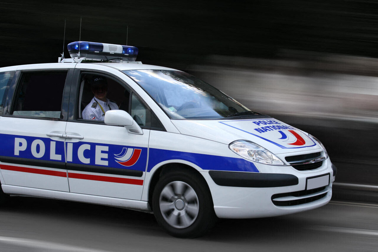 A Rouen, après une course-poursuite, l'homme de 22 ans se jette au sol pour échapper à la police
