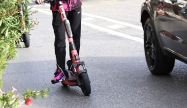 roulant sous stupéfiants, il fonce en trottinette vers des policiers avant de prendre la fuite