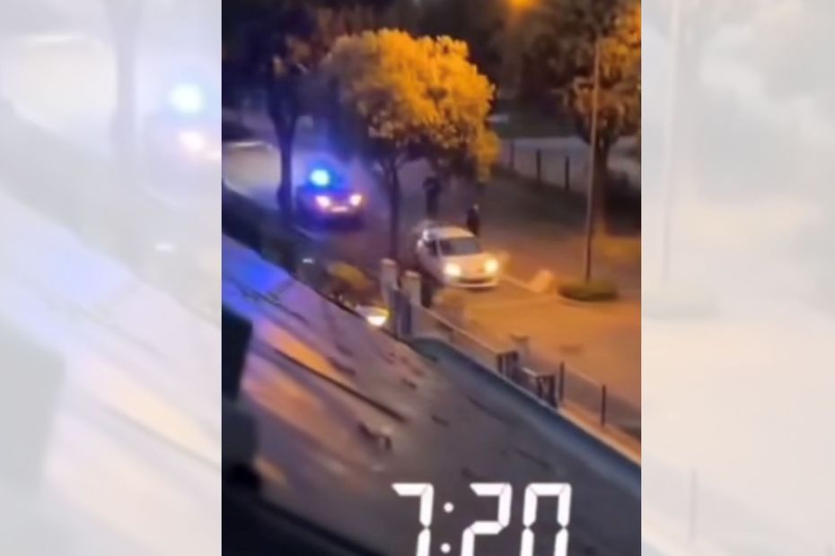 un policier blessé au doigt et au pied