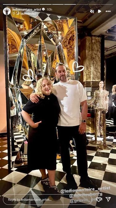Marilou Berry et Alexis le Diamantaire lors de l'inauguration d'une nouvelle oeuvre monumentale au Musée Grévin, à Paris, le 9 septembre 2025.