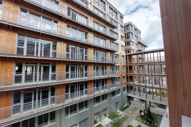 Les bureaux de Docotlib sont intégrés au projet immobilier de l’îlot Bergeron, remplaçant une des anciennes halles d’Alstom. (© Thomas Bernard / actu Nantes)