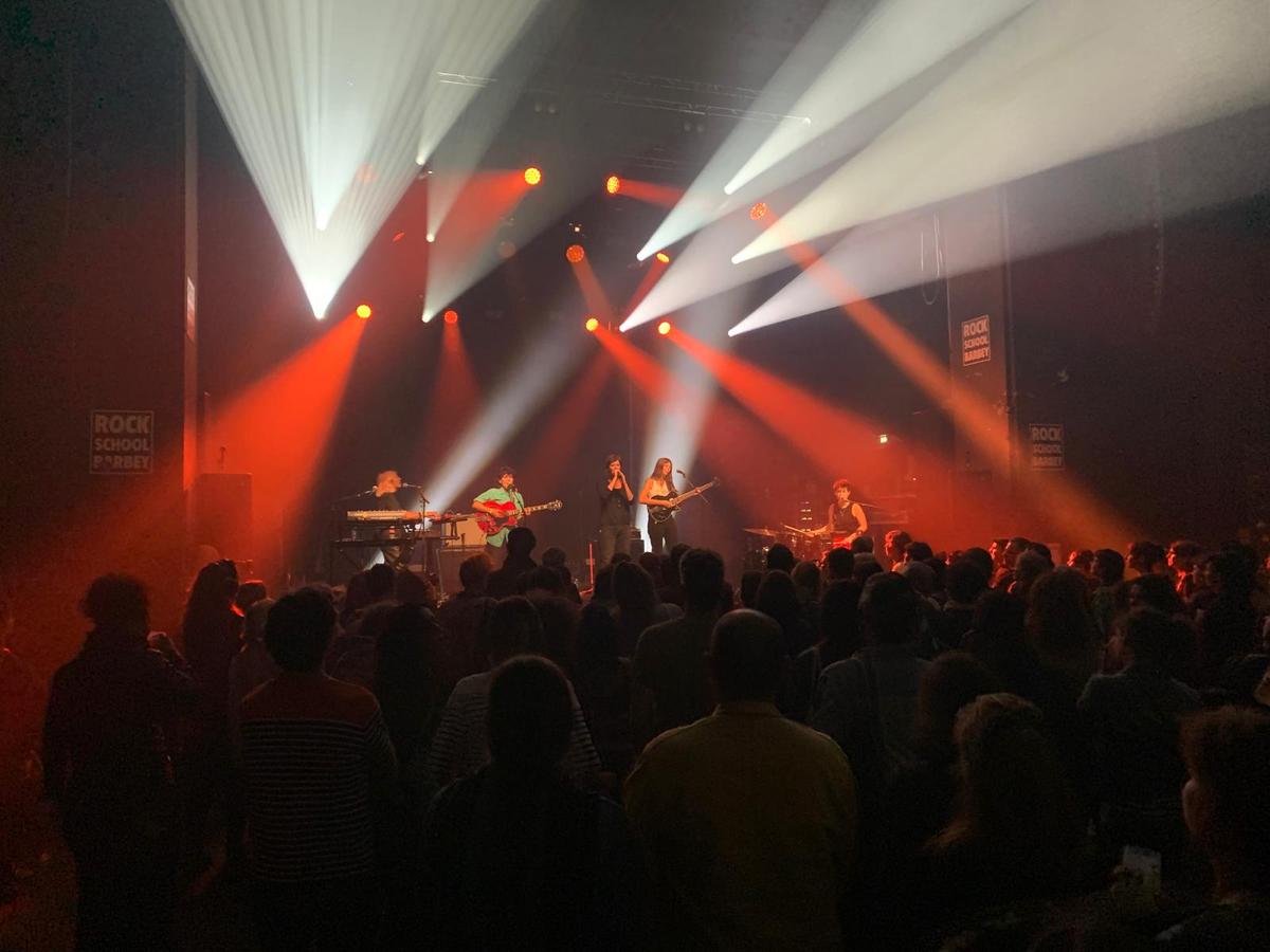 Anna Mouglalis, Lucie Antunes, P.R2B, Théodora Delilez et Narumi Herisson mettent en musique Les Guérillères de Monique Wittig.
