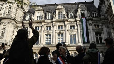 JULIEN DE ROSA / AFP