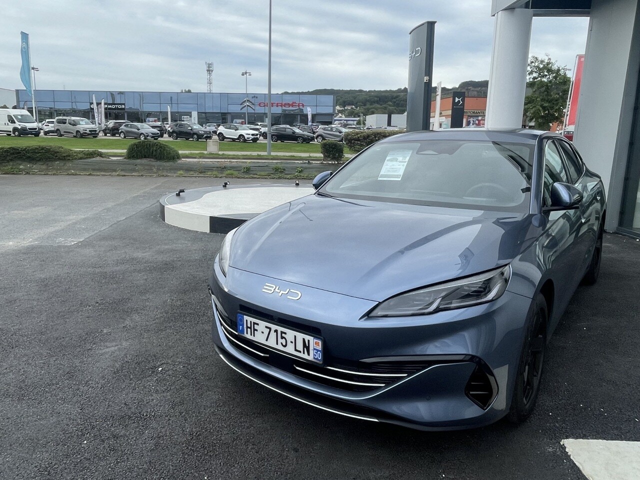 Dans un marché automobile tourné vers 2035, la concurrence chinoise met la pression à Cherbourg