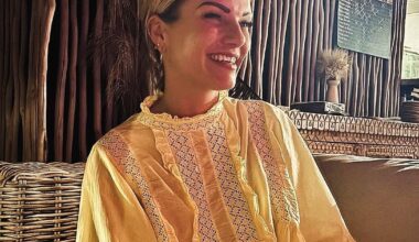 Avec son compagnon Mickaël, Coralie (Mariés au premier regard) installée dans un riad de 1500m² au Maroc qu'elle partage avec un autre couple !