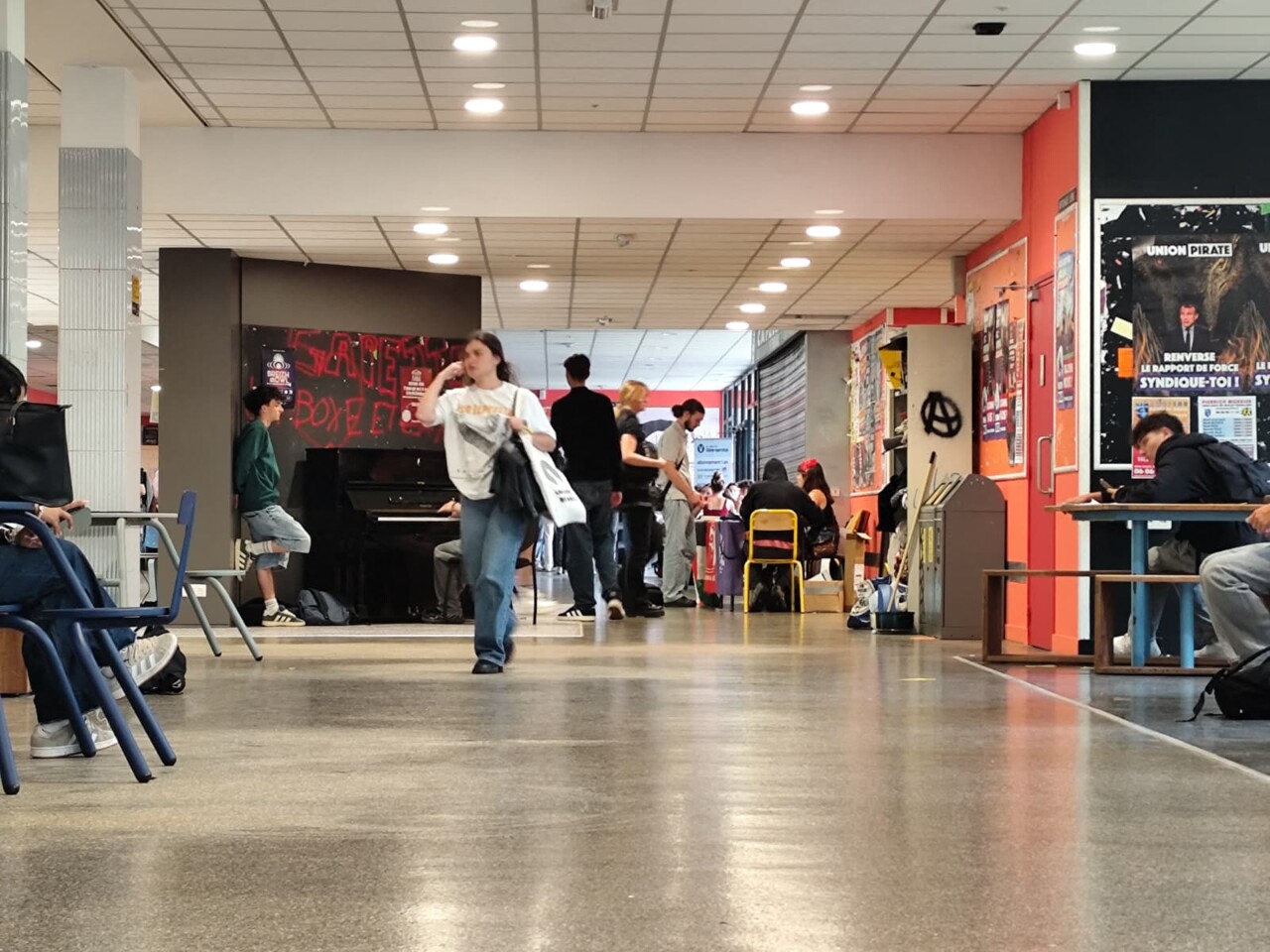 Des "centaines d'étudiants" dans l'attente de l'attribution de leur bourse à Rennes : le Crous Bretagne répond