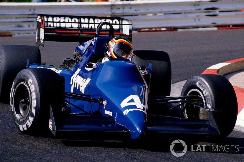 Stefan Bellof au volant de la Tyrrell 012 à moteur Ford.