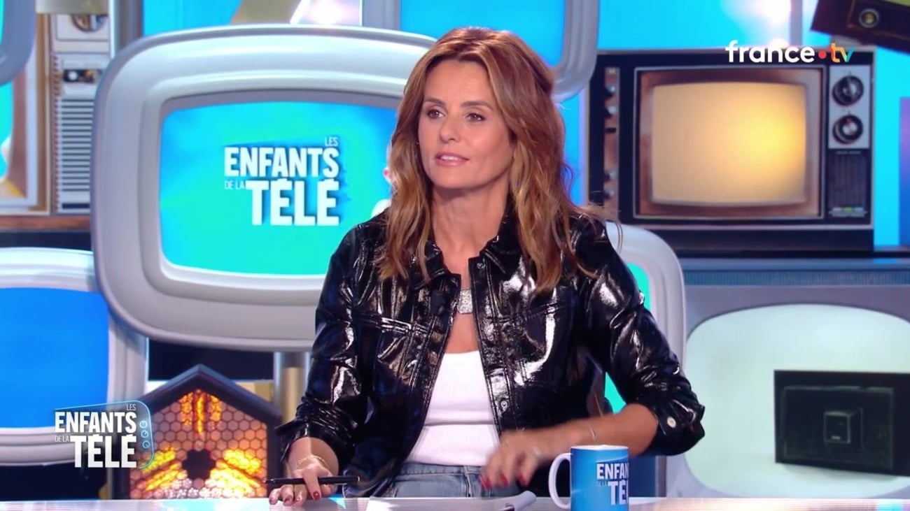“Il a peur de la sextape” : ça commence très fort pour Faustine Bollaert dans les Enfants de la télé