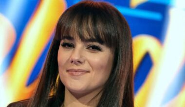Alizée de retour sur scène dans une robe mini : la chanteuse de 41 ans divise, des mots durs employés à son égard
