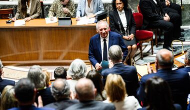 François Bayrou présentera sa démission mardi matin ; Emmanuel Macron nommera un nouveau premier ministre « dans les tout prochains jours »