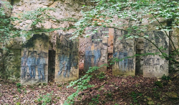 Fossiles et traces d'extractions témoignent de la longuue histoire géologique du parc. Photo ER