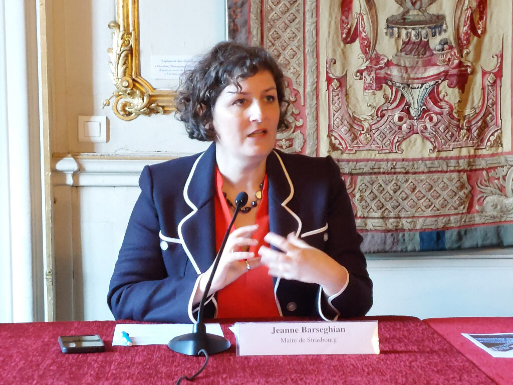 Jeanne Barseghian, maire de Strasbourg, réagit à la chute de François Bayrou