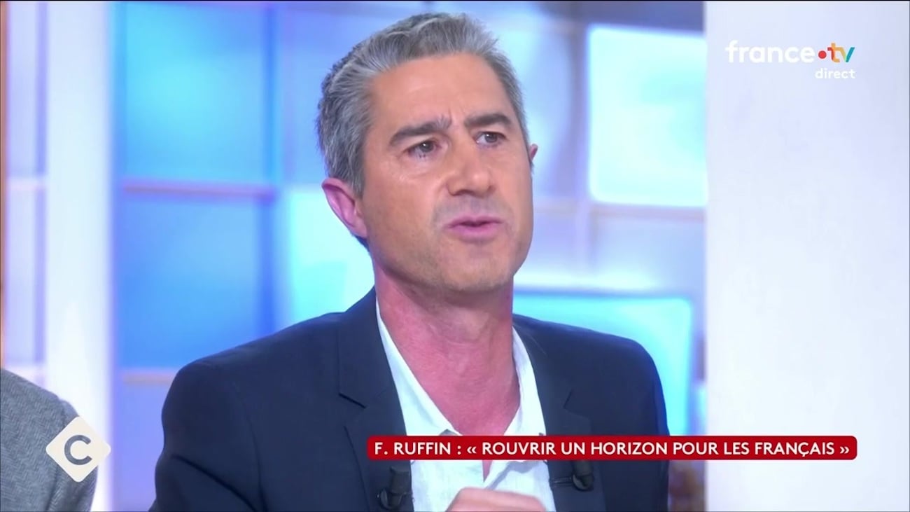 “Kevin, mets-moi…” : entre accent italien et citations bancales François Ruffin enchaîne les moments de gêne sur C à vous