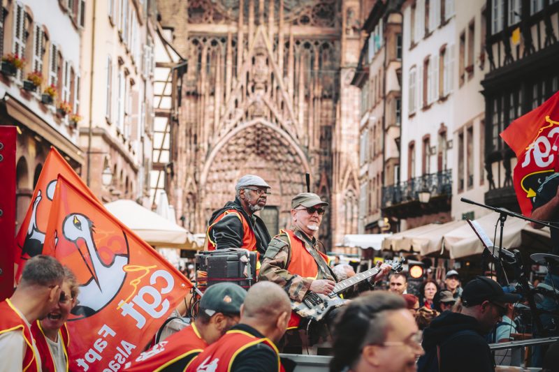 10 septembre, bloquons tout, CGT, cathédrale, manifestant