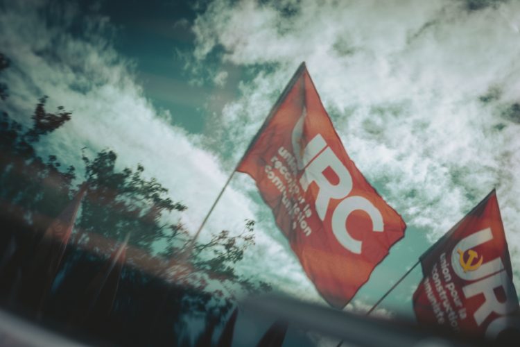 10 septembre, bloquons tout, Drapeaux, URC, reflet