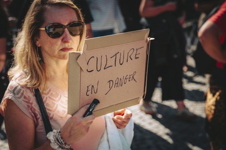 10 septembre, bloquons tout, Foule, pancartes, manifestant, culture