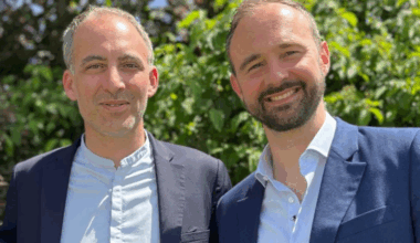 À GRENOBLE, PLACE PUBLIQUE PRÊT À S'ALLIER À LA FRANCE INSOUMISE