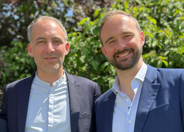 À GRENOBLE, PLACE PUBLIQUE PRÊT À S'ALLIER À LA FRANCE INSOUMISE