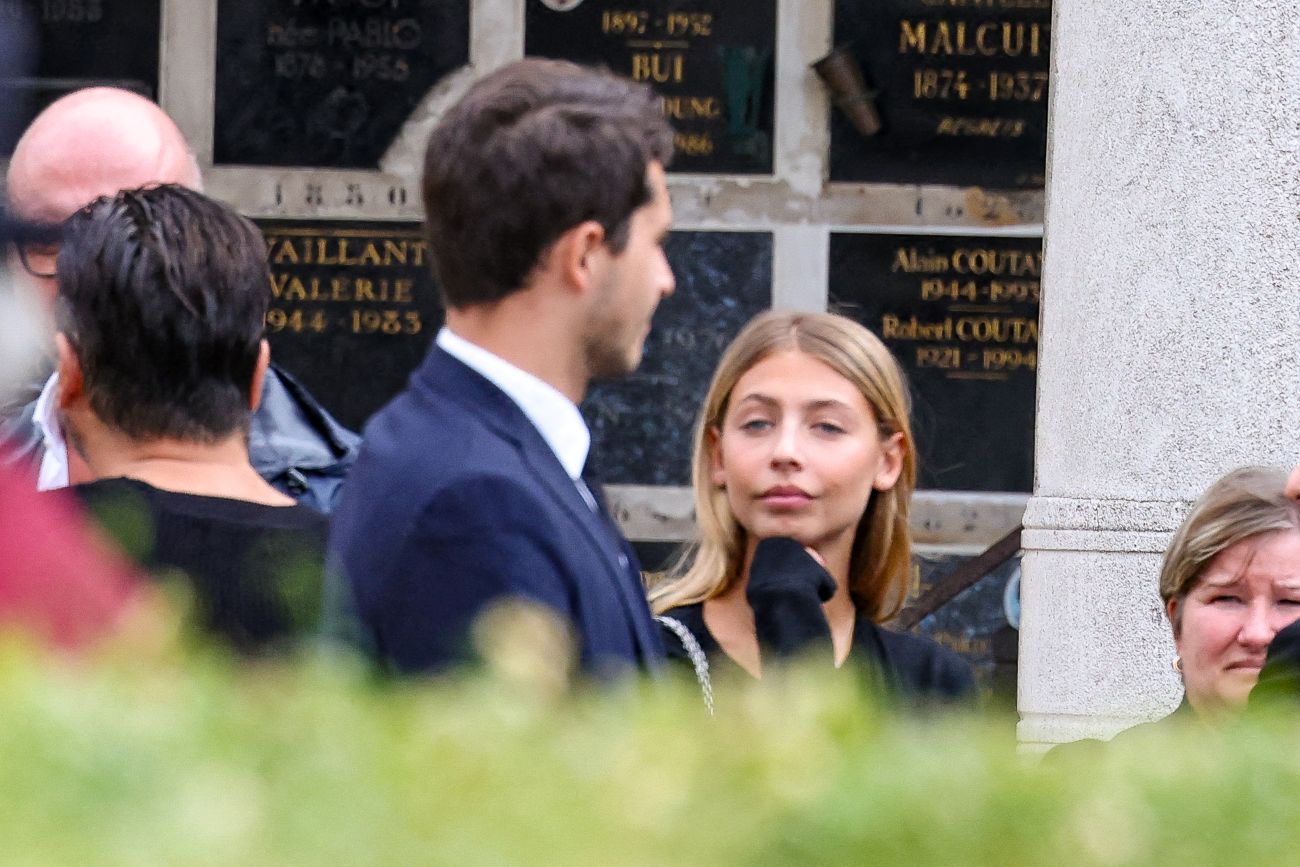 Jean-Paul Belmondo : Stella, Alessandro, Annabelle… le clan digne aux obsèques de son frère, Luana grande absente (Photos)