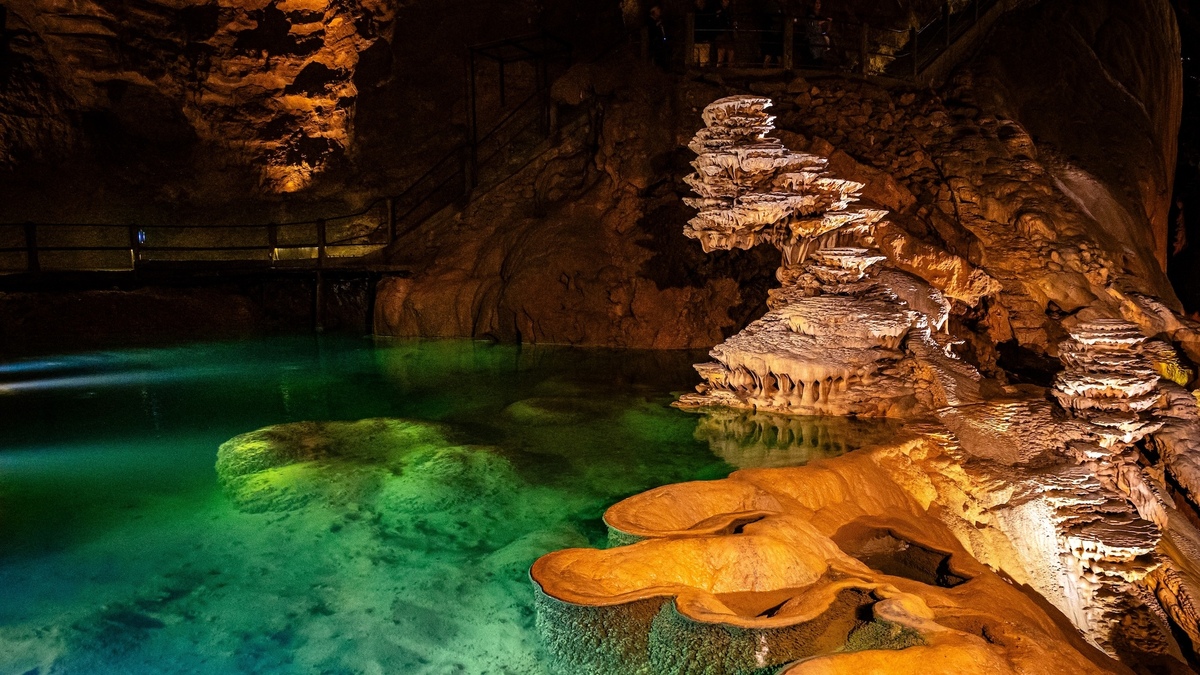 Les 5 plus beaux gouffres et grottes à explorer autour de Bordeaux