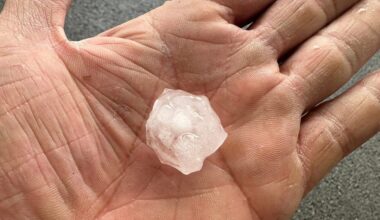 un orage "d'une ampleur inattendue" éclate, la grêle tombe soudainement