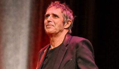 Honnête, Julien Clerc vide son sac sur Johnny Hallyday : “Les gens m’agressent”
