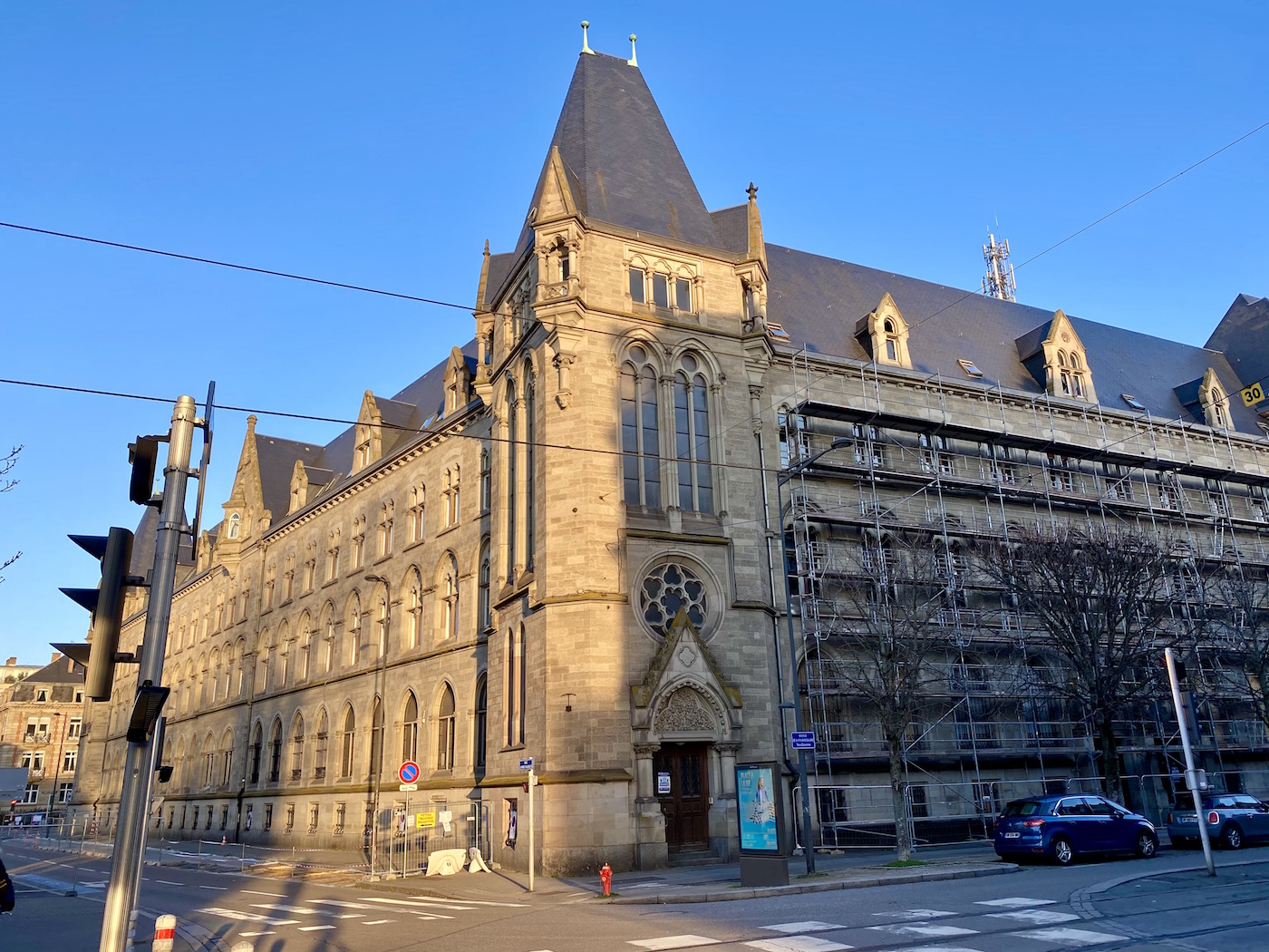 hôtel des postes pokaa 2
