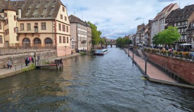 un policier se jette à l'eau