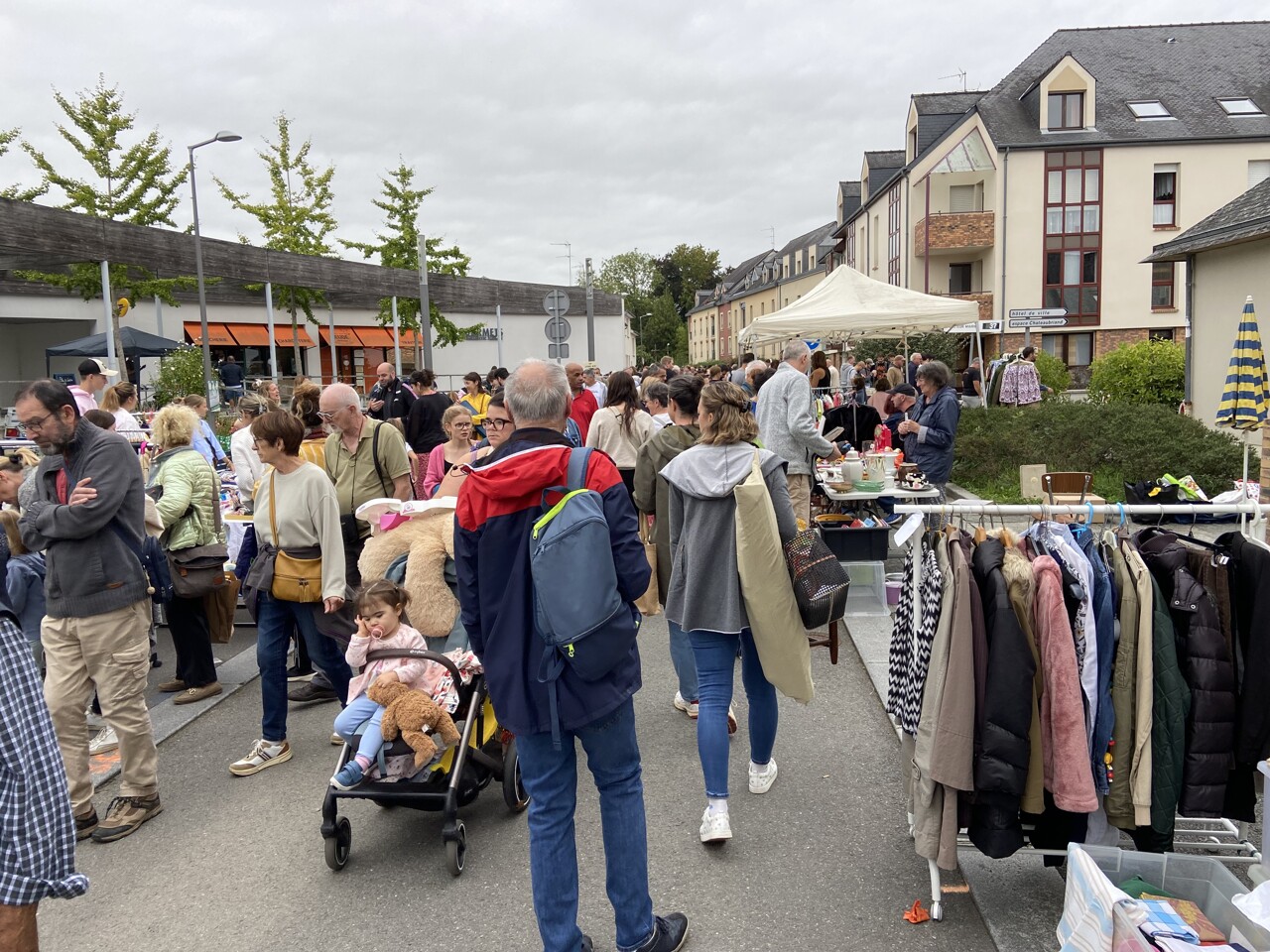 Dans ce quartier de Rennes, le traditionnel vide-greniers aux 1 000 stands revient ce week-end