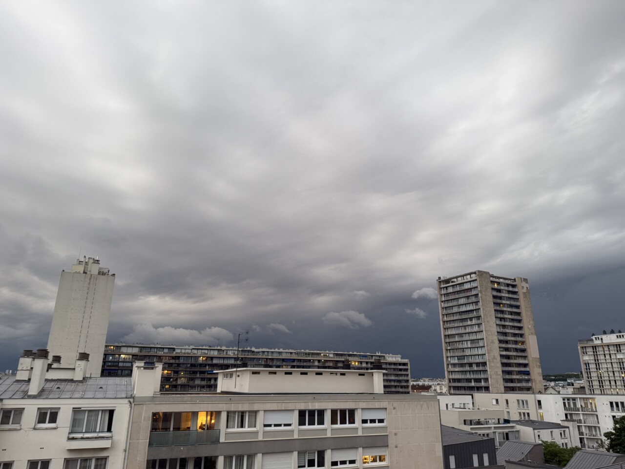 De la pluie et de gros coups de vent, la météo va se dégrader complètement à Paris et en Île-de-France