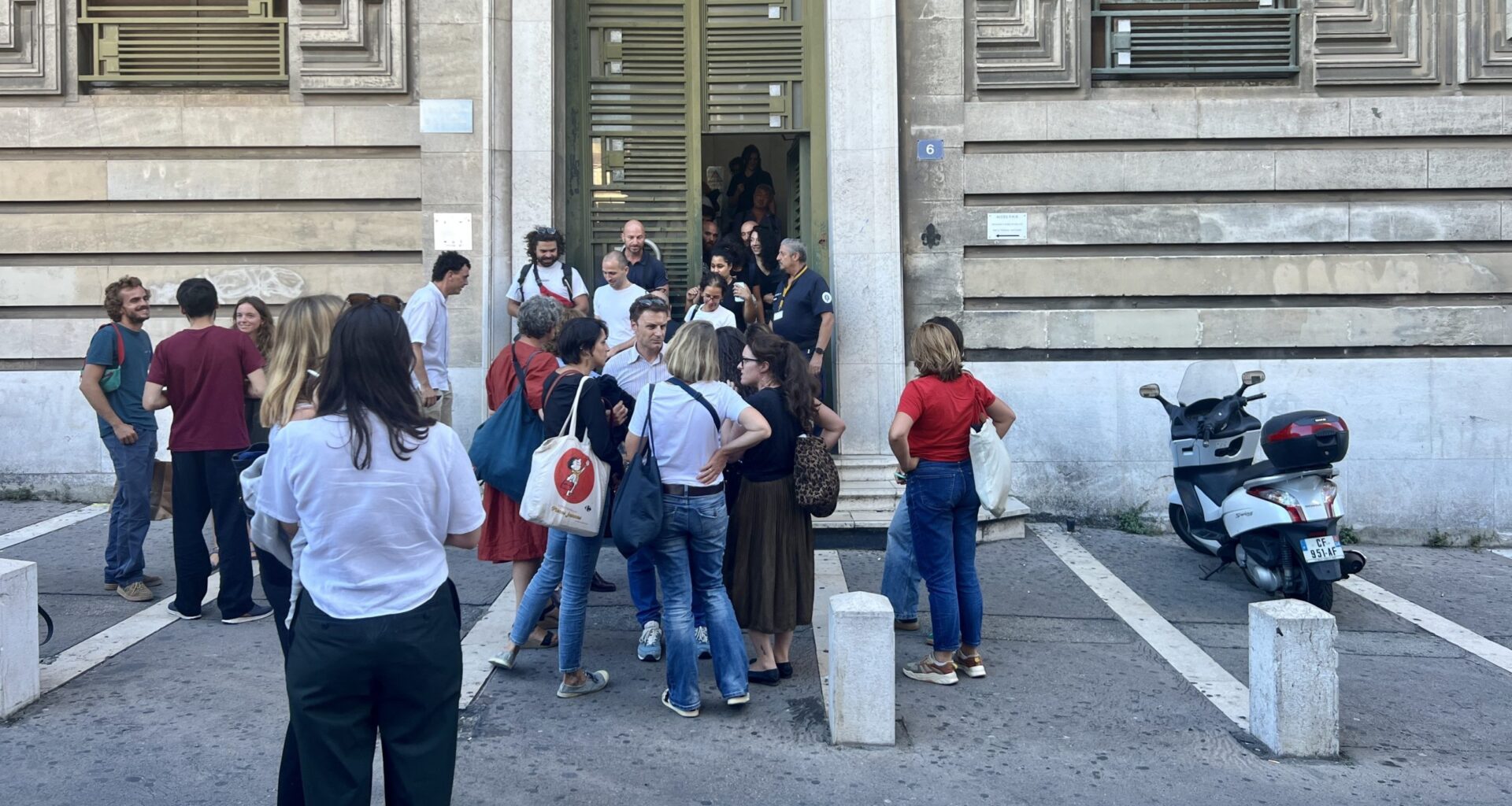 Le site d'extrême droite Frontières jugé pour avoir exposé les noms d'avocats marseillais