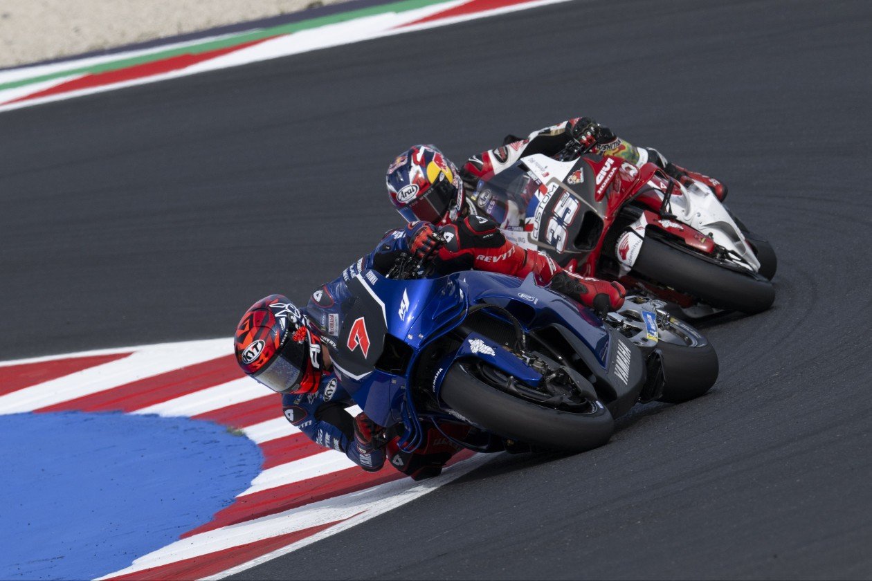 Premier week-end de course du V4 Yamaha à Misano